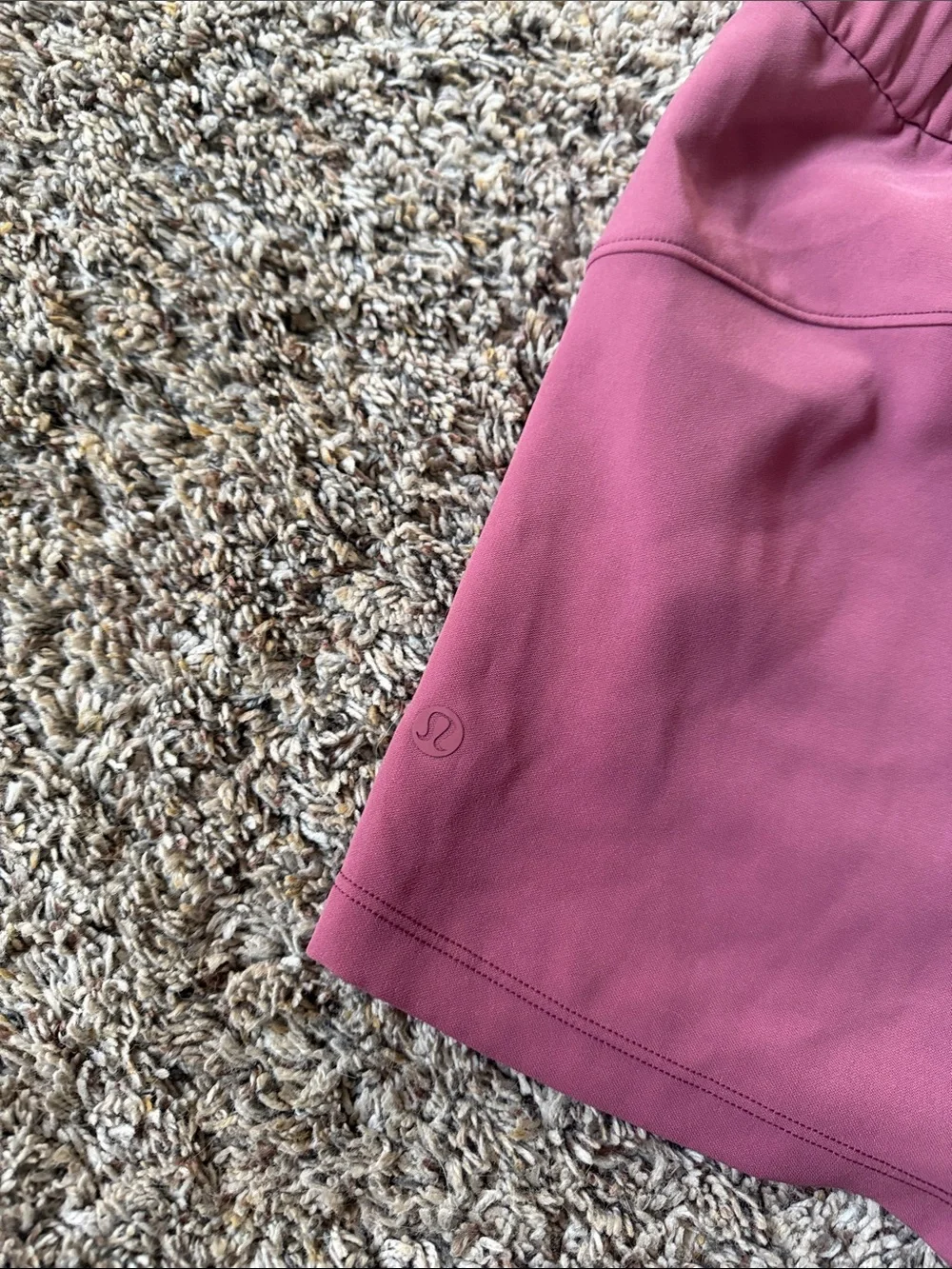 NWOT Lululemon On The Fly Woven 2.5” Shorts